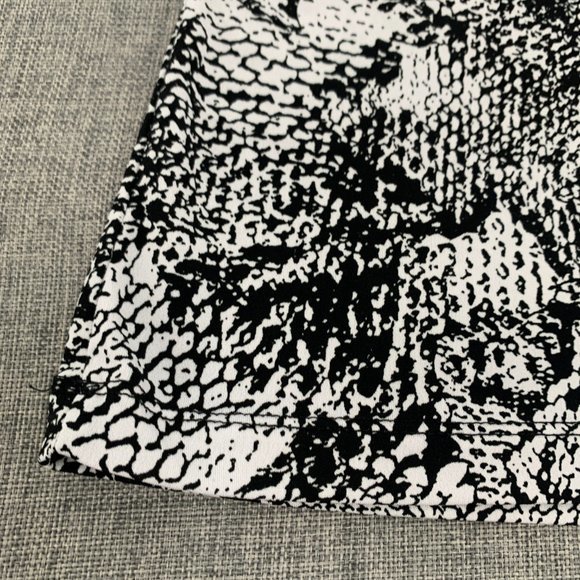 Dana Buchman Sleeveless Blouse Snake Print Black White Small Cowl Neck Gold Pins - Picture 6 of 15